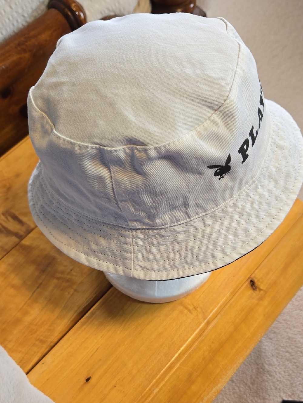 PLAYBOY Reversible Bucket Hat - Picture 5 of 9